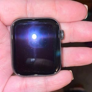 Apple Watch SE Space gray black sport band. GPS and LTE